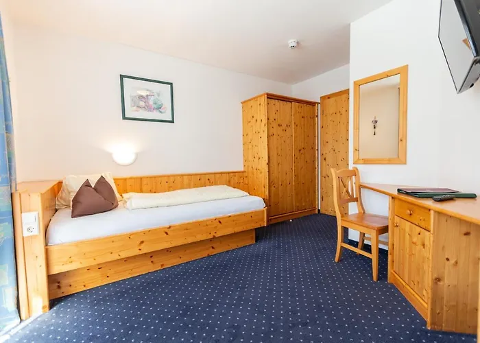 Kristall Πανσιόν