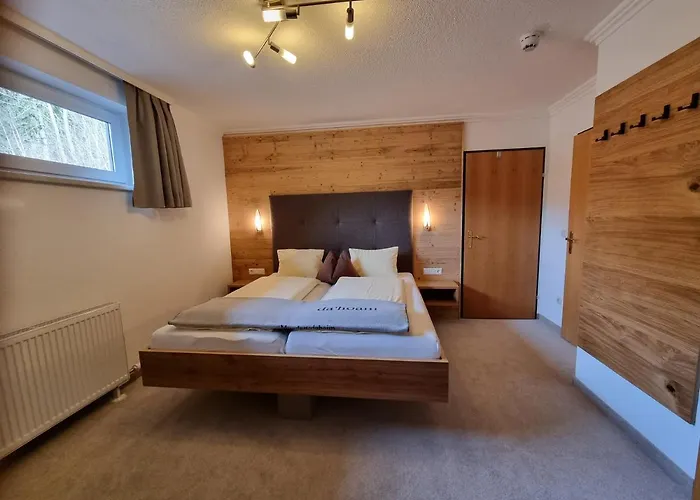 Kristall Πανσιόν 3*